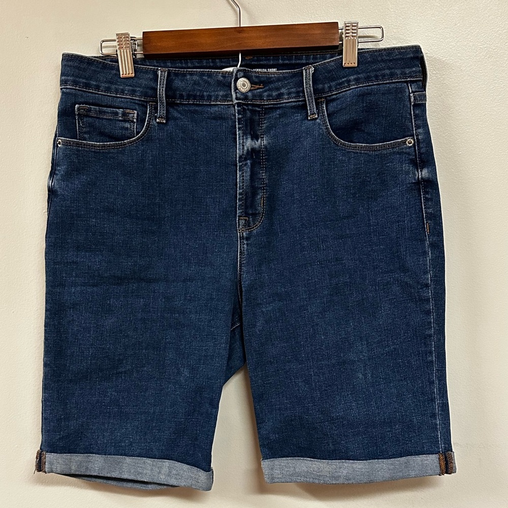 Old Navy Women's Bermuda Denim Jean Shorts 9" Inseam Blue Mid Rise